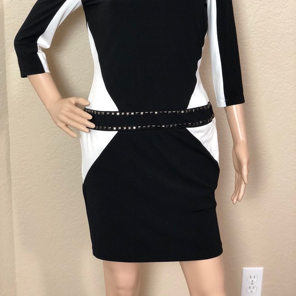 Roxberi Studio Dress - Picture 2 of 6